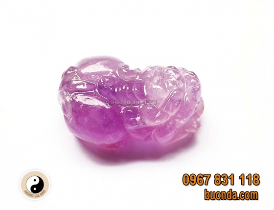 Nhẫn tỳ hưu nữ mệnh hỏa