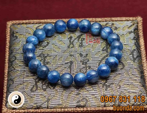 Vòng phong thủy mệnh thủy cho nữ